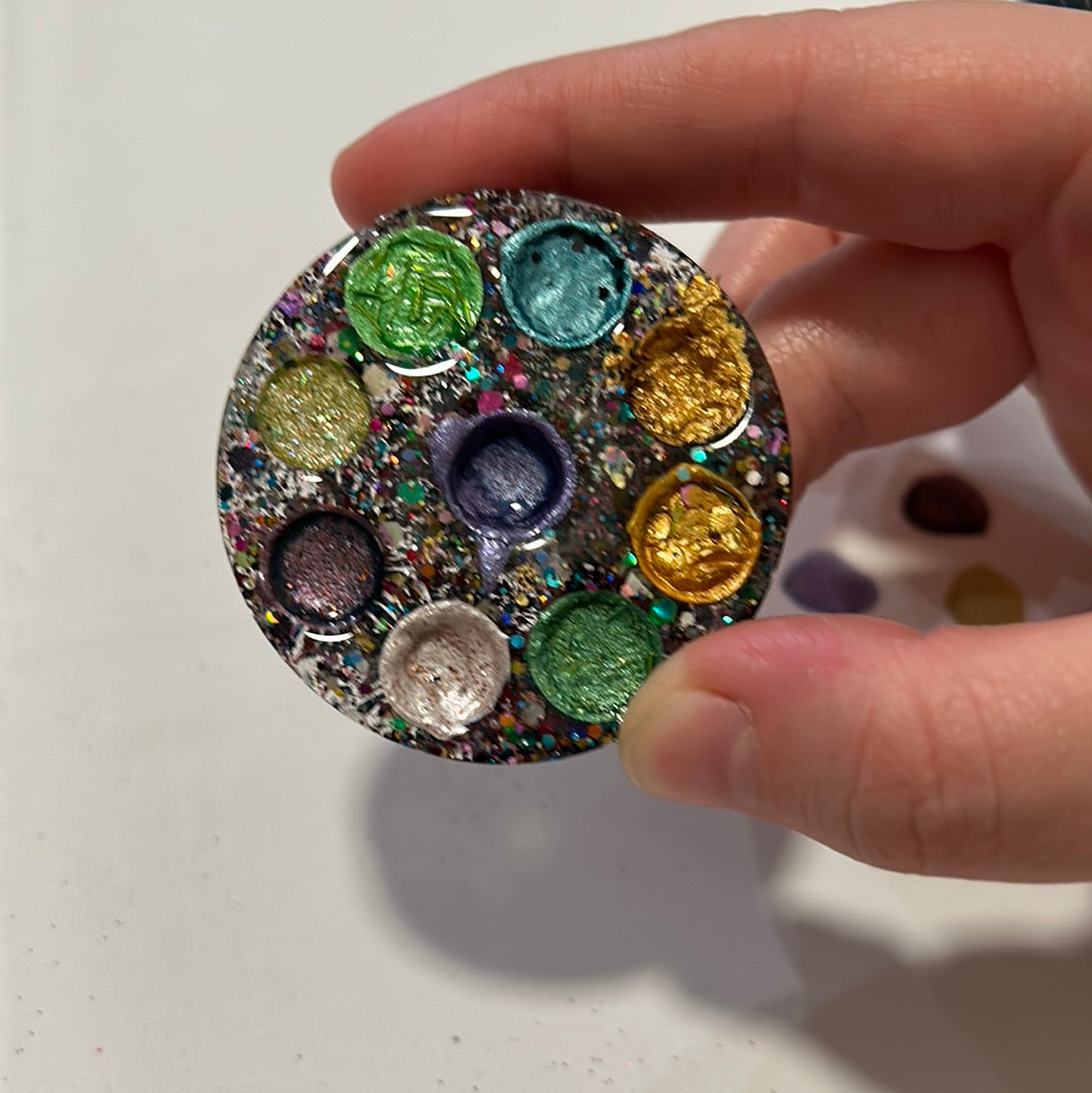L Spooky Circle Mini palette