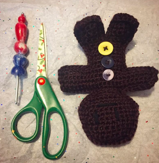 Gingerbread man crochet pattern